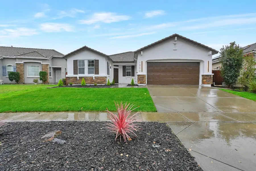 1302 Amaranth Street, Plumas Lake, CA 95961 - Image #2
