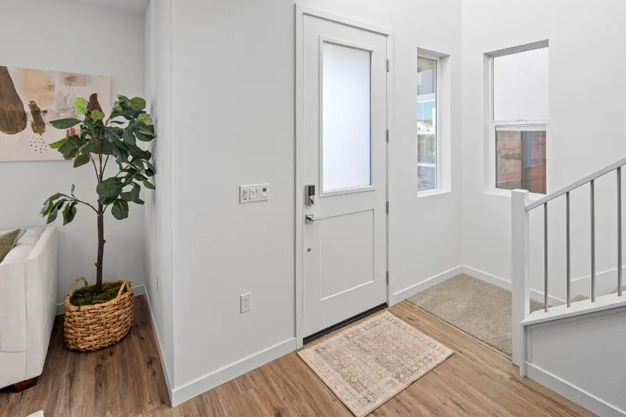 6449 Ventris Walk, Sacramento, CA 95823 - Image #3