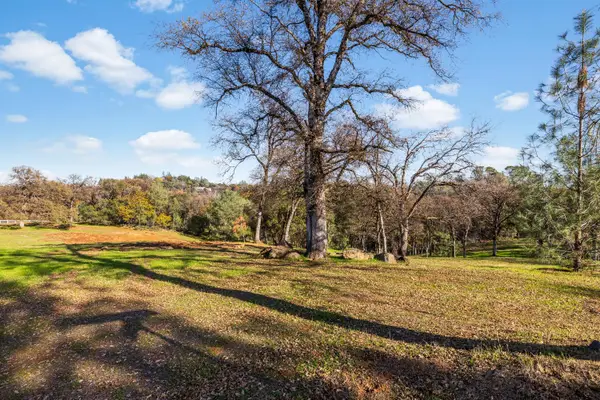 23003 Darkhorse Drive, Auburn, CA 95602