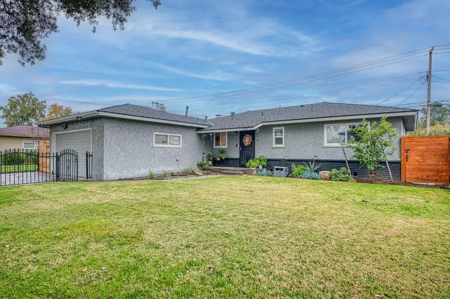 4052 E Farrin Avenue, Fresno, CA 93726 - Image #2