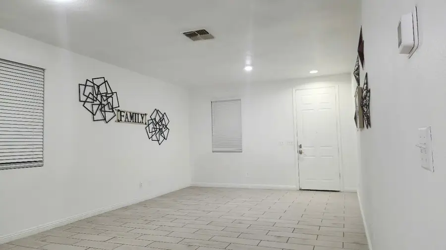 7636 Roosterfish Way, Sacramento, CA 95828 - Image #3