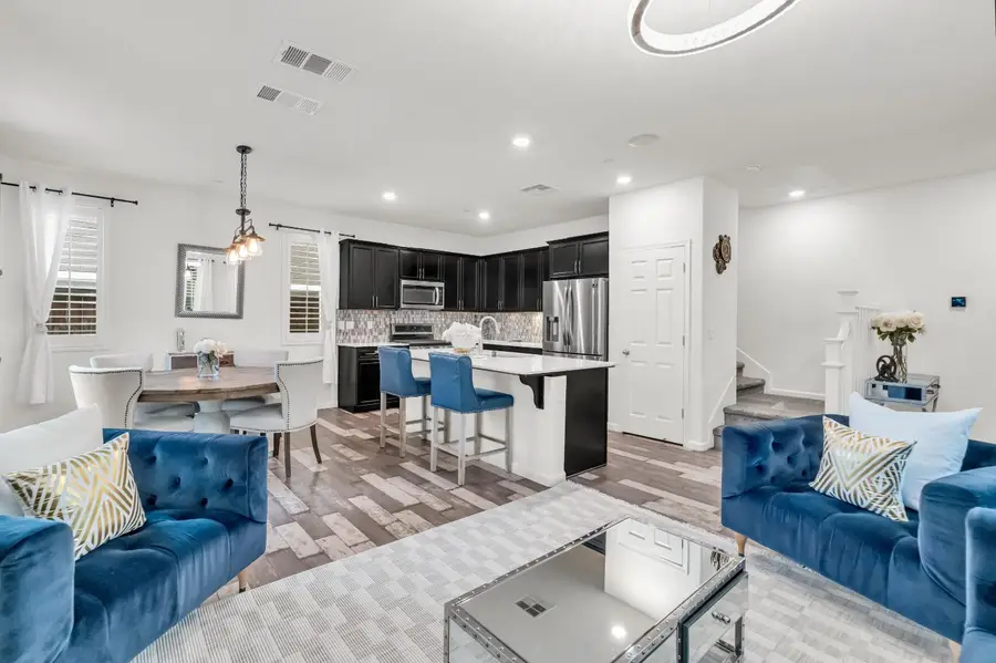 8193 Kramer Ranch Lane, Elk Grove, CA 95758 - Image #2