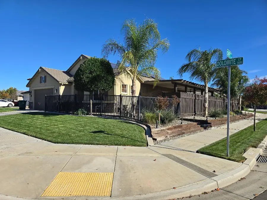 1613 Dolomite Court, Los Banos, CA 93635 - Image #2