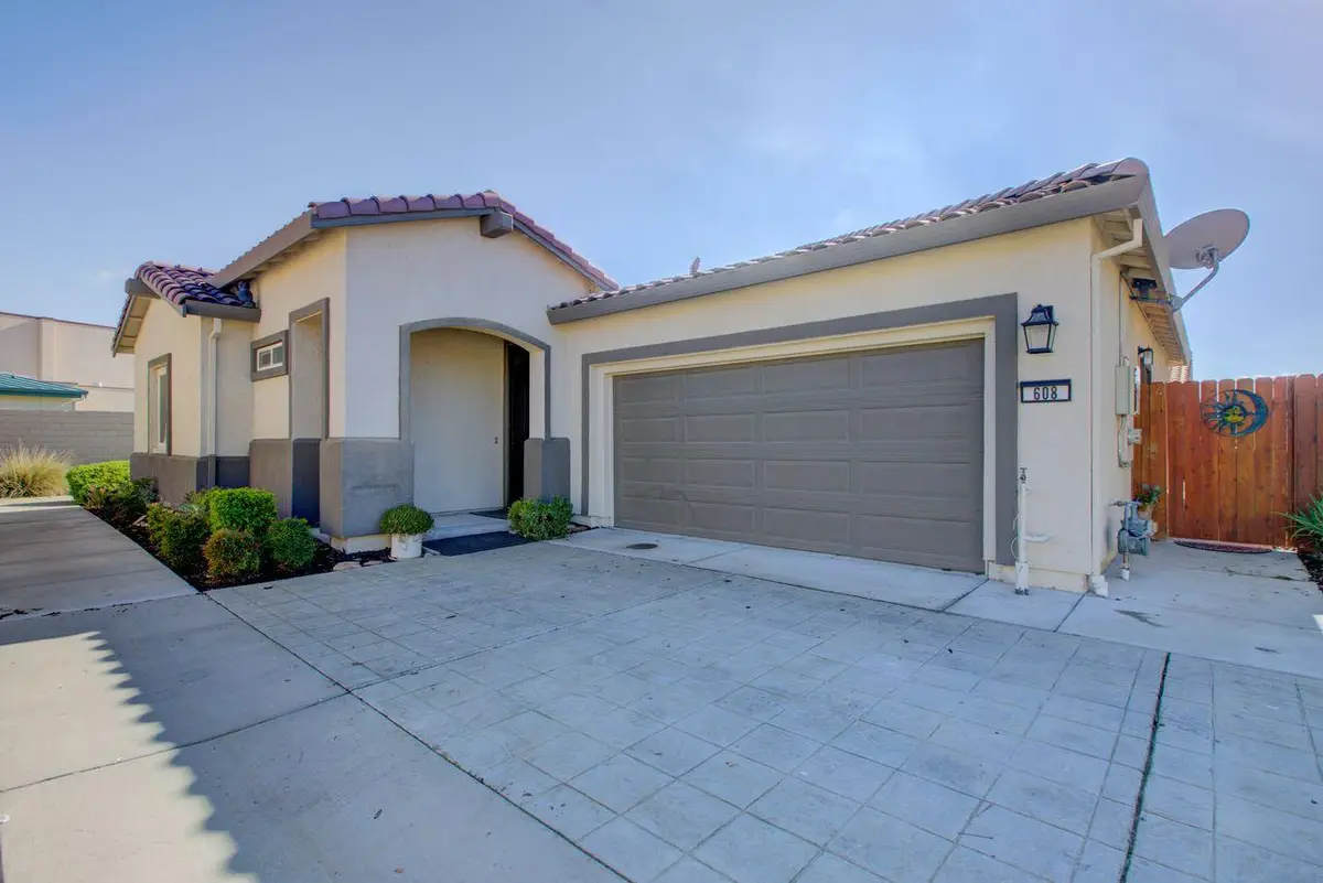 608 Machado Street, Los Banos, CA 93635 - Image #1