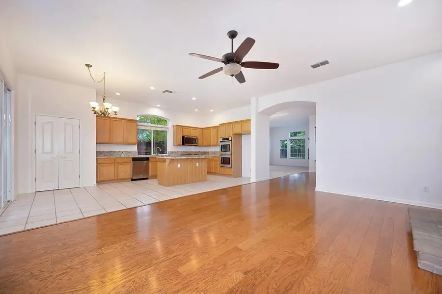 213 Alcott Court, Roseville, CA 95747 - Image #2