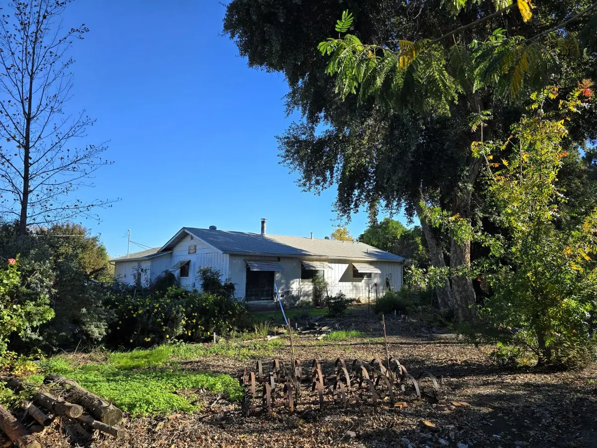 832 Old Highway 99 W, Arbuckle, CA 95912 - Image #1