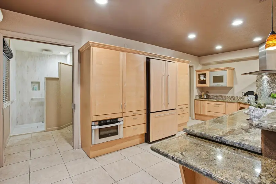 34 Nautica Court, Sacramento, CA 95833 - Image #2