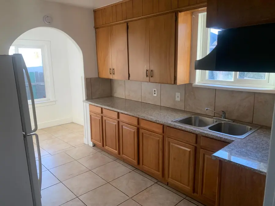 1806 E Poplar Street, Stockton, CA 95205 - #2