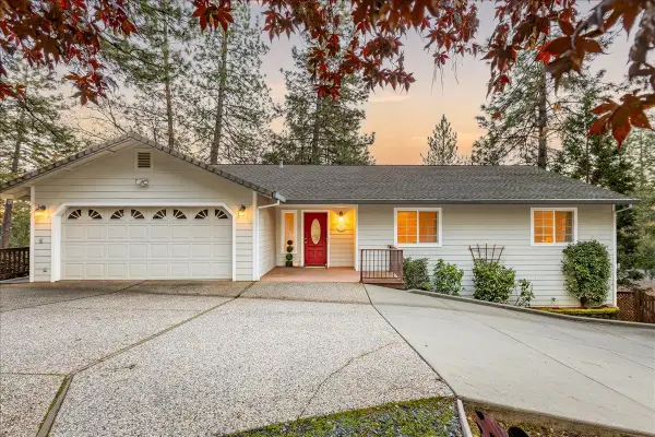 17117 Lawrence Way, Grass Valley, CA 95949