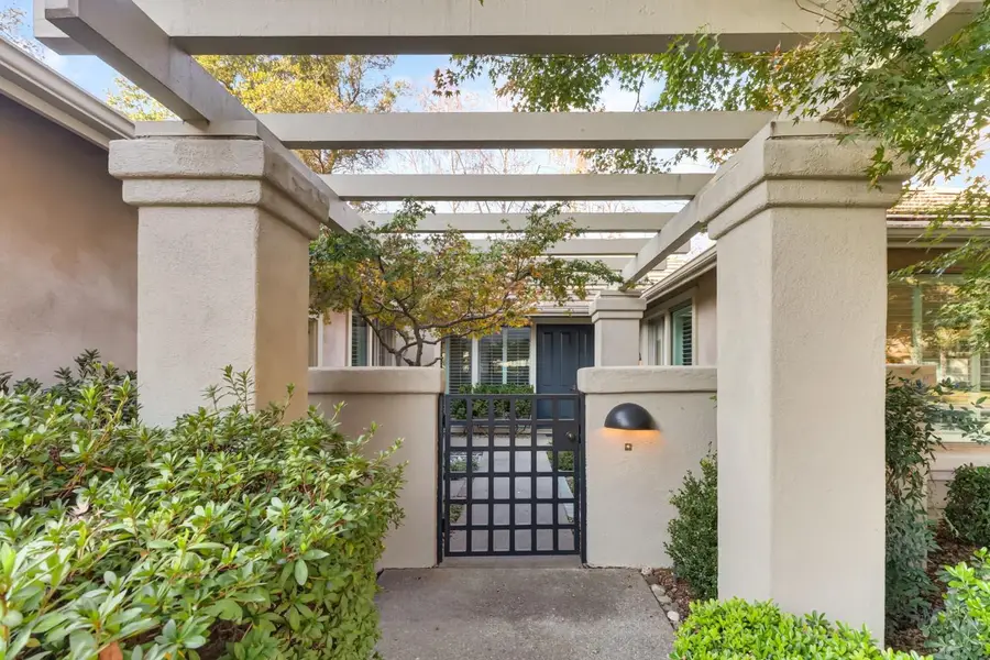 11275 Crocker Grove Lane, Gold River, CA 95670 - Image #3