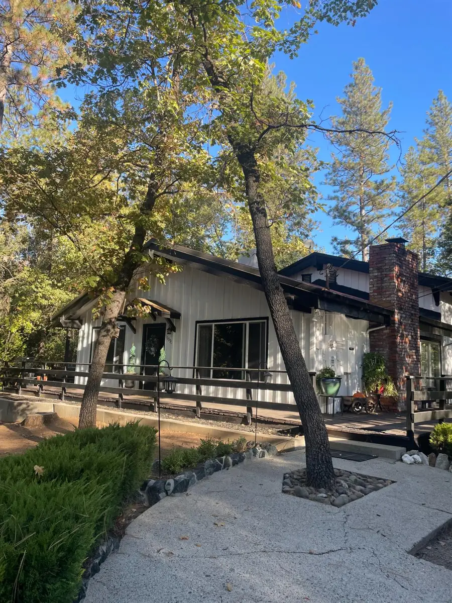 16390 Creekside Drive, Sonora, CA 95370 - Image #2