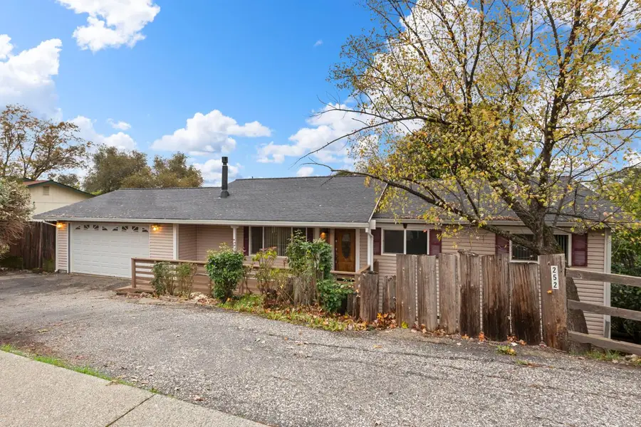 252 Poet Smith Drive, Auburn, CA 95603 - #2