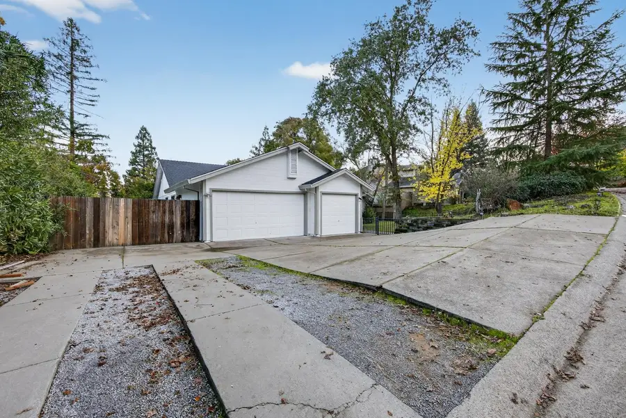 825 Mount Ranier Way, El Dorado Hills, CA 95762 - Image #3