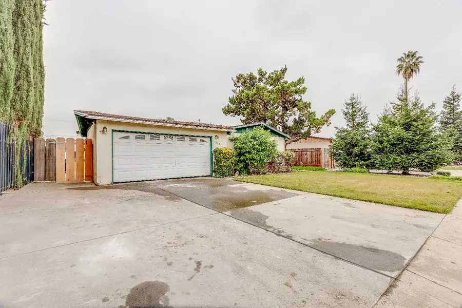 1570 E 26th Street, Merced, CA 95340 - Image #2