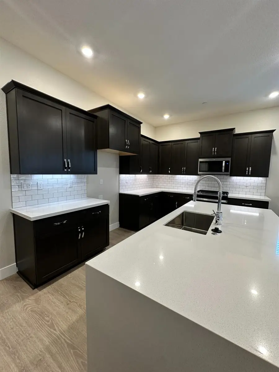 9061 Elliott Springs Drive, Elk Grove, CA 95624 - Image #2