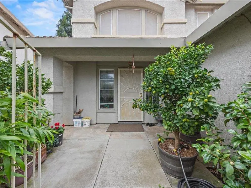 8283 Glencannon Way, Elk Grove, CA 95624 - Image #3
