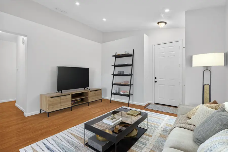 860 Rathbone Circle, Folsom, CA 95630 - Image #2