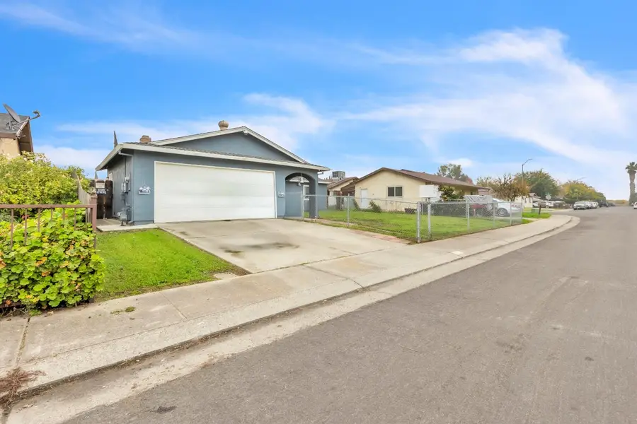 546 Dixie Drive, Stockton, CA 95215 - Image #3