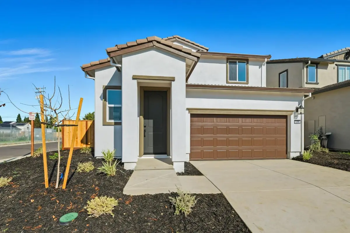 5205 Senesta Circle, Sacramento, CA 95824 - Image #1