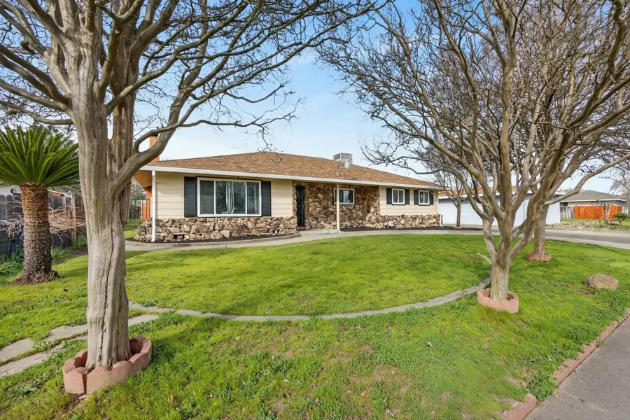 2005 Woodstock Way, Sacramento, CA 95825 - #2