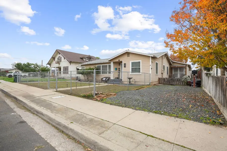 407 W H Street, Oakdale, CA 95361 - Image #3