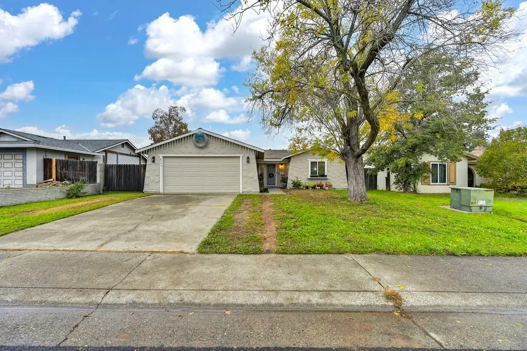 6443 Villa Dr, Sacramento, CA 95842 - Image #1