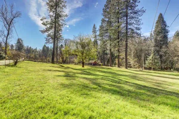 10988 Berggren Lane, Nevada City, CA 95959