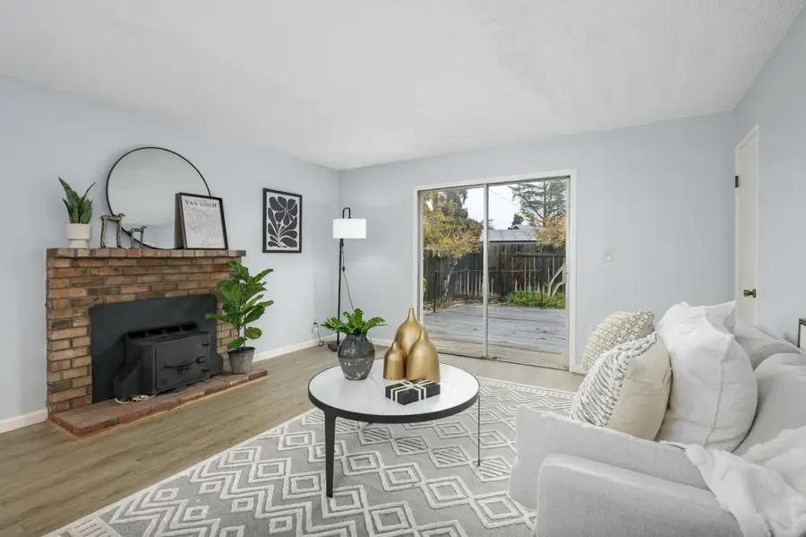 105 Ashley Ave, Woodland, CA 95695 - Image #2