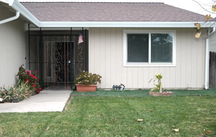 7613 Valley Wood Drive, Sacramento, CA 95828 - Image #3