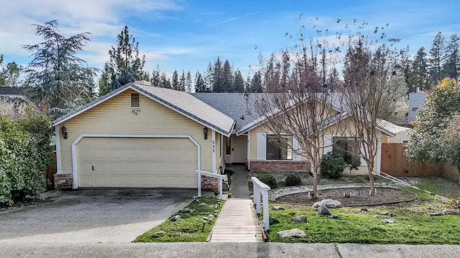 111 Stanford Court, Grass Valley, CA 95945 - Image #2