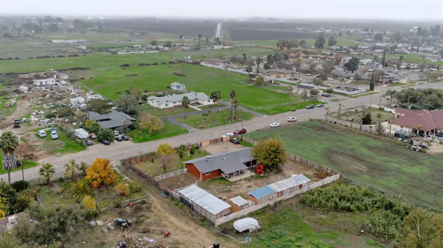 21805 Lexington Avenue, Dos Palos, CA 93620 - Image #3