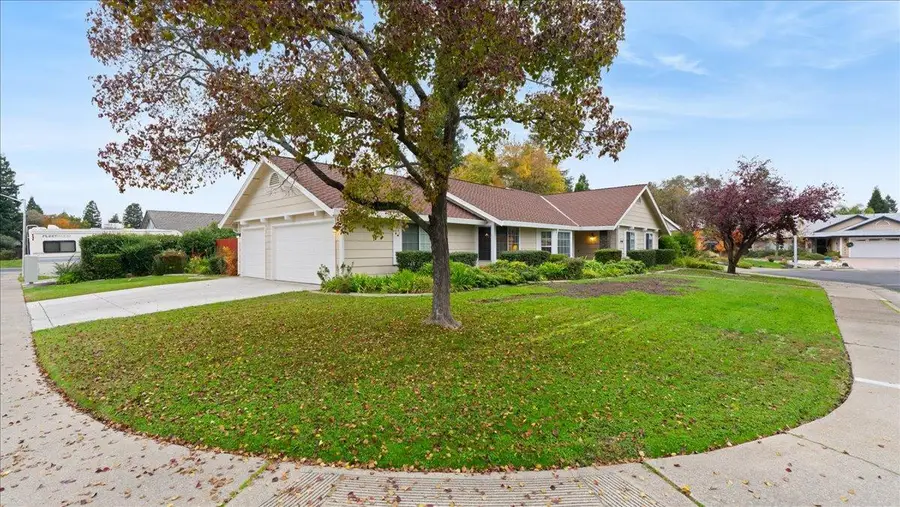 1400 Sussex Ct, Roseville, CA 95661 - Image #2