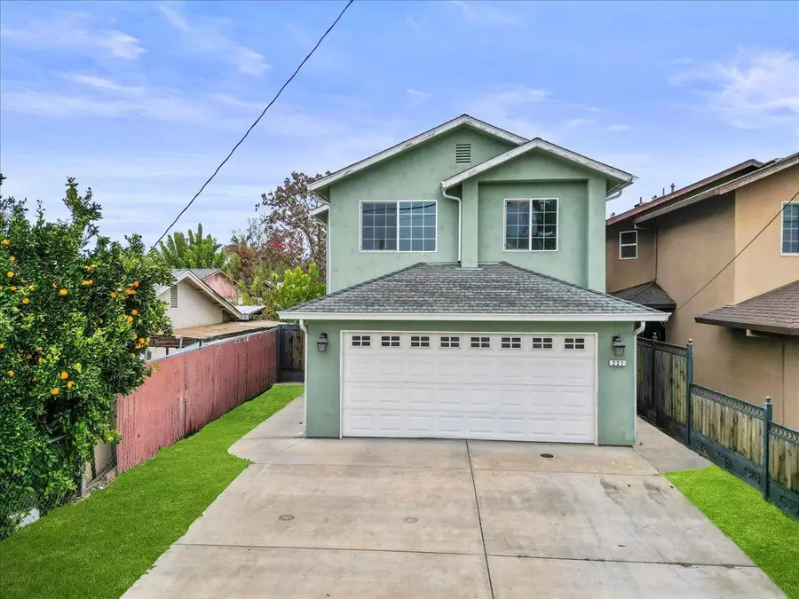 221 S 6th Avenue, Oakdale, CA 95361 - Image #2