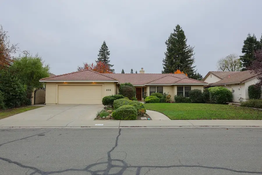 896 Ridgeview Drive, Woodland, CA 95695 - Image #2