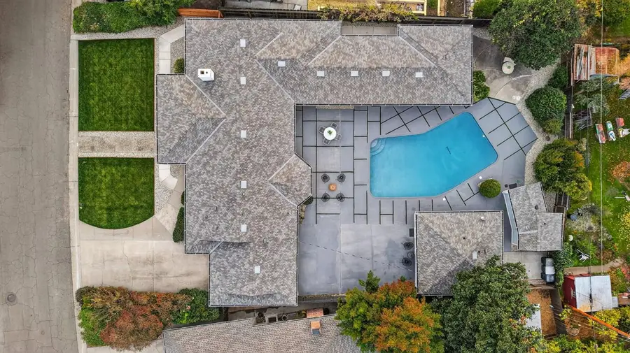 4824 Crestwood Way, Sacramento, CA 95822 - Image #2