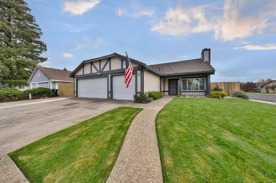 8600 Jade Crest Court, Elk Grove, CA 95624 - Image #2