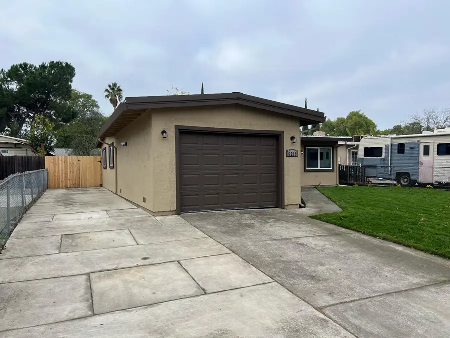 6219 Greenfield Lane, Stockton, CA 95207 - Image #2