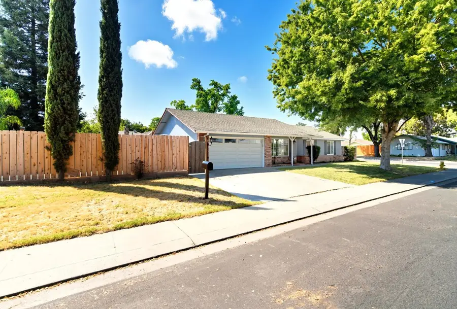 1320 Coffee Villa Drive, Modesto, CA 95355 - Image #2