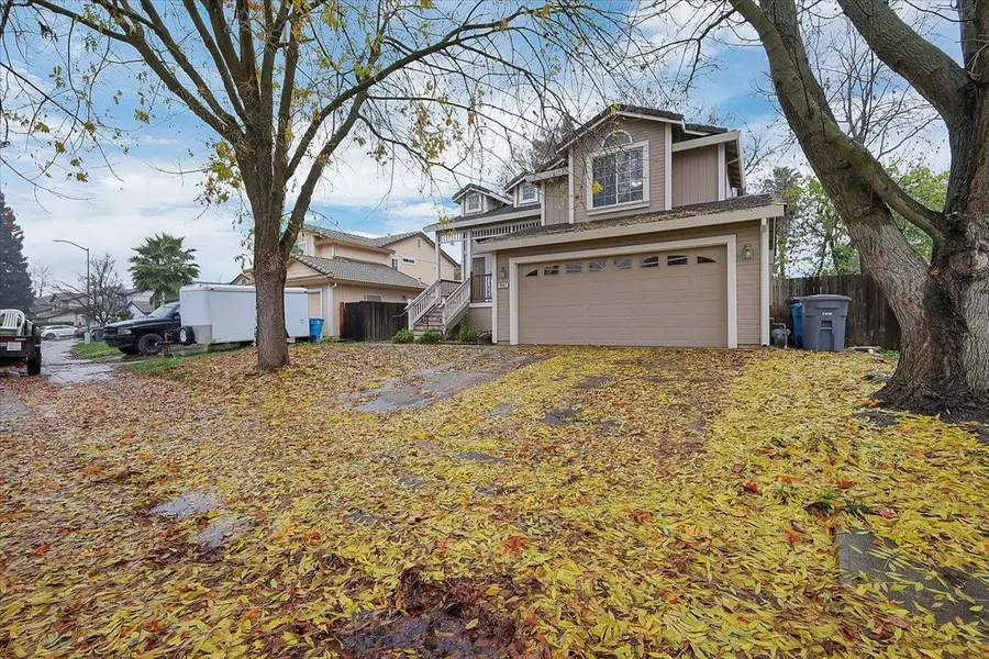 1942 Crystal Creek Ln, Yuba City, CA 95991 - Image #2