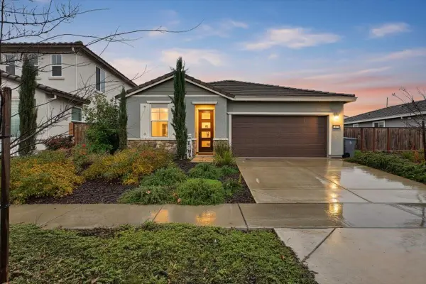 2064 Englebright Way, Plumas Lake, CA 95961