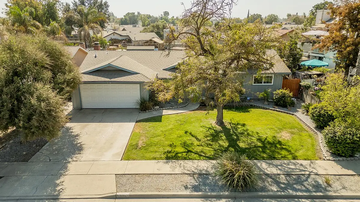 1093 Raymond Road, Hanford, CA 93230 - Image #1