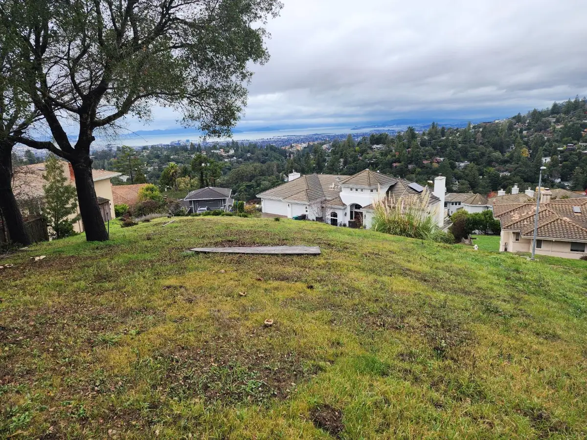 6002 Mazuela Drive, Oakland, CA 94611 - #1