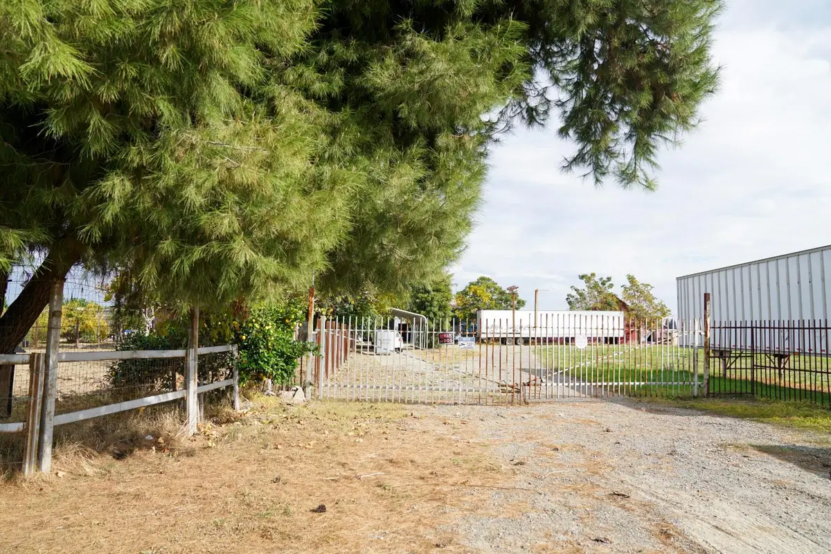 8124 S Cherry Avenue, Fresno, CA 93725 - #1