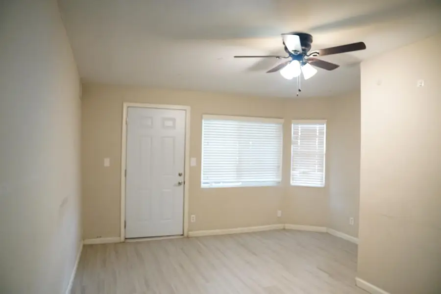 8124 S Cherry Avenue, Fresno, CA 93725 - #3