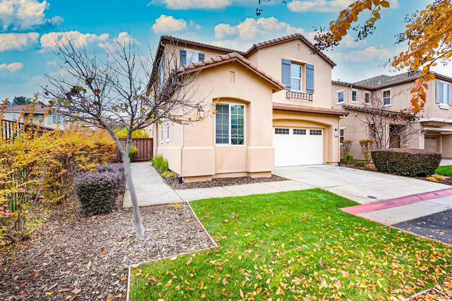 275 Barnhill Drive, Folsom, CA 95630 - Image #2