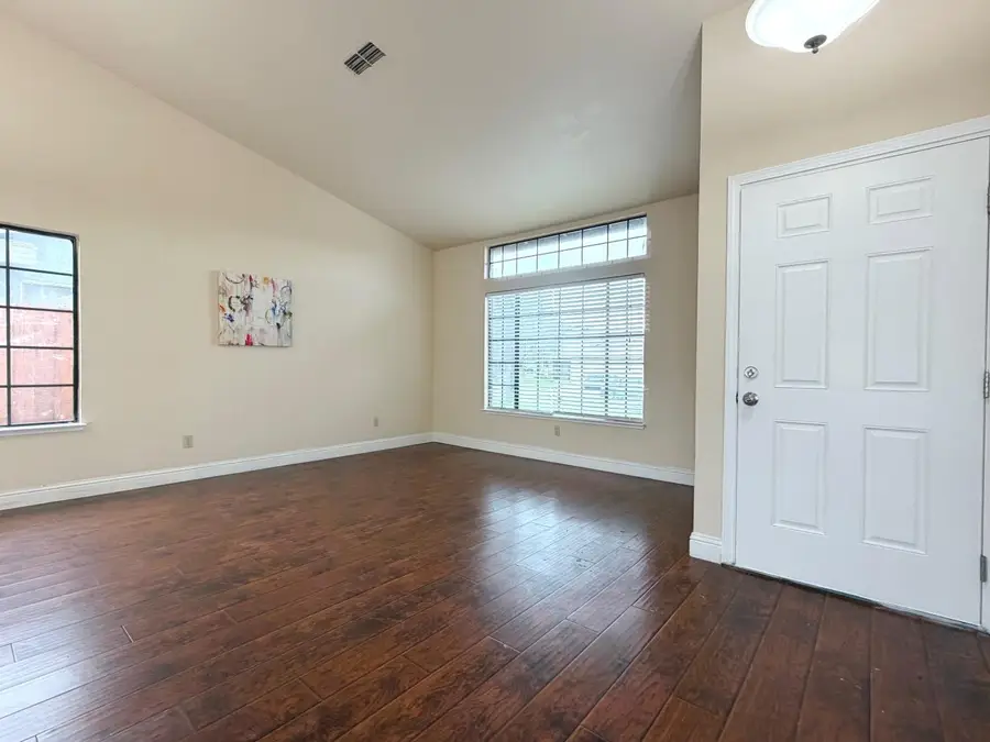 8280 Summer Falls Circle, Sacramento, CA 95828 - Image #3