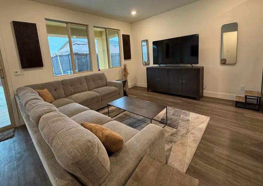 12818 Knightsbrook Avenue, Rancho Cordova, CA 95742 - Image #3