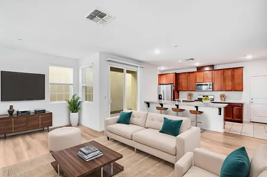 2516 John Glenn Way, Sacramento, CA 95834 - Image #2