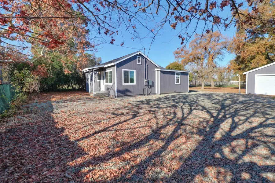 1133 Curved Bridge Road, Rio Linda, CA 95673 - Image #2