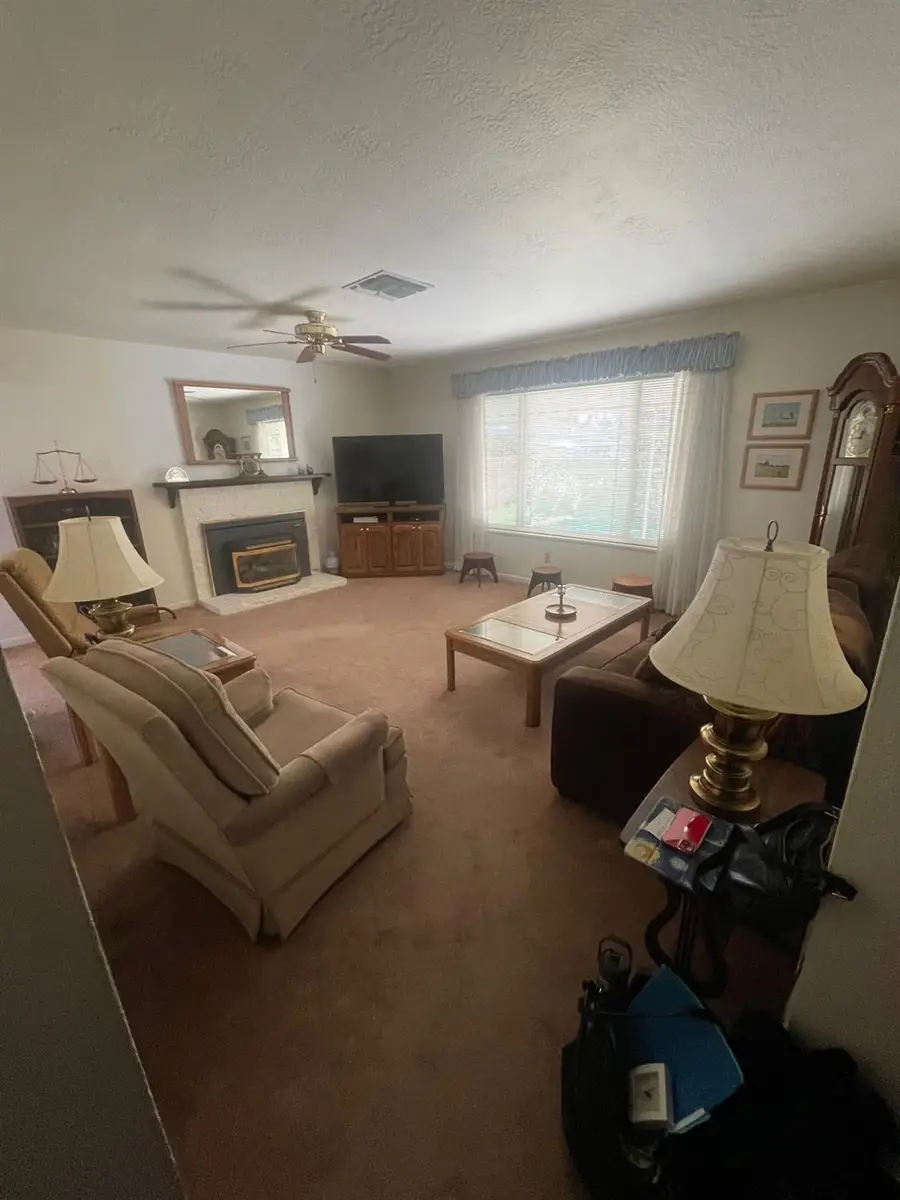 130 W Loretta Avenue, Stockton, CA 95207 - Image #3